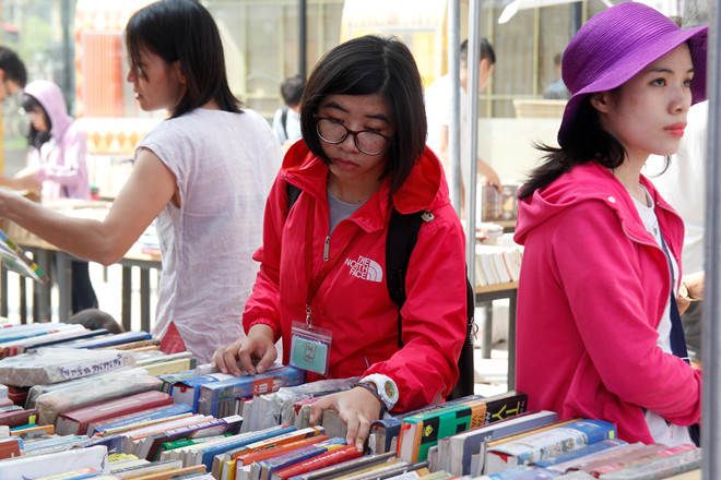 Người trẻ ngày càng đam mê với những cuốn sách cũ