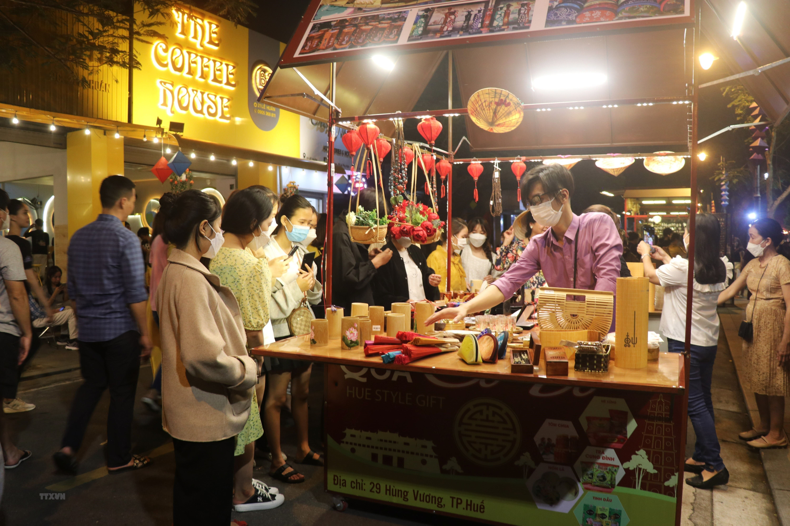 3. Sách Cũ Phố Đêm Huế