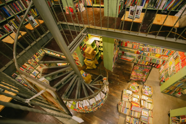 Top 10 Tiệm Sách Cũ Hà Nội Giá Rẻ Tiết Kiệm Đến 80%