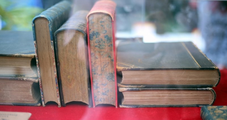 Bỏ túi 3 cách đóng lại sách cũ hô biến thành sách mới 2