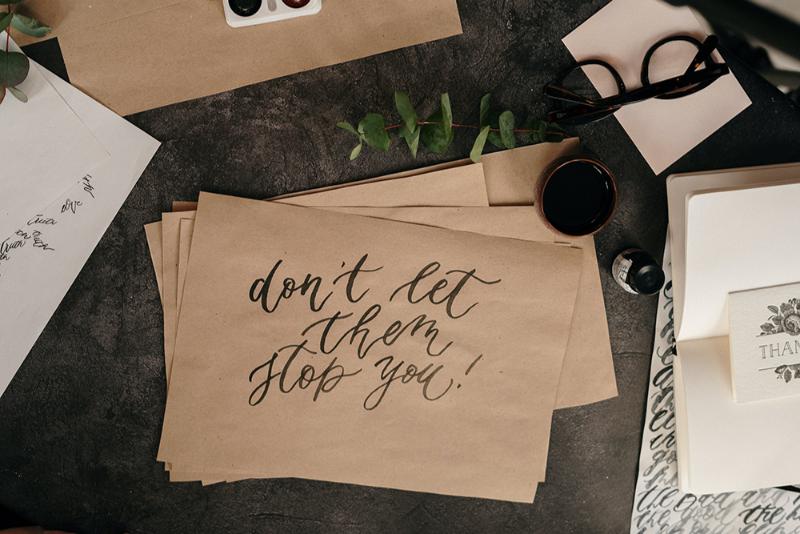 Muốn tặng sách cho ai đó cần phải hiểu rõ về họ và có cách diễn đạt cụ thể